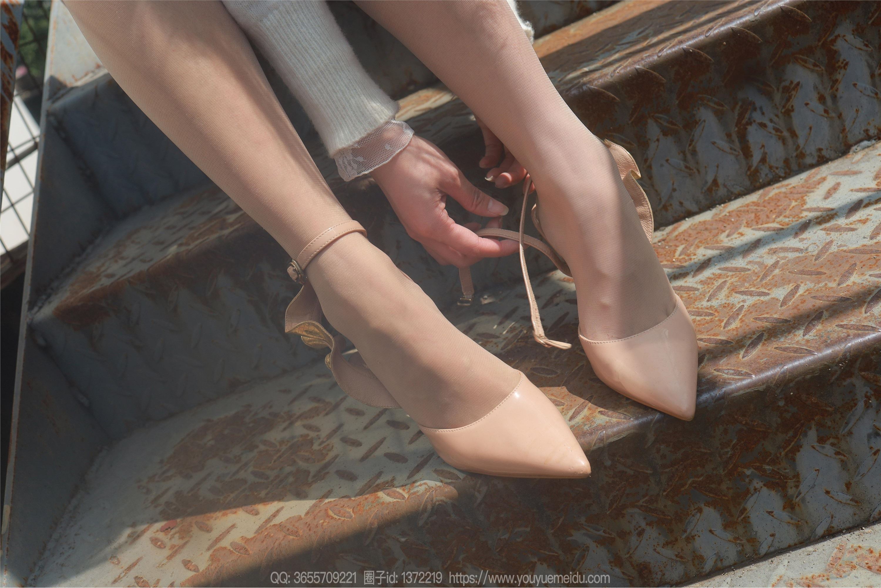 IESS异思趣向  2025.03.03 丝享家 1991 婉萍《酒杯美腿》